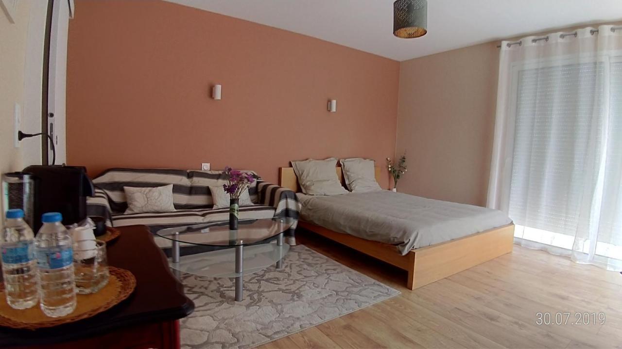 Les 3 Provinces Bed & Breakfast Couffy Dış mekan fotoğraf